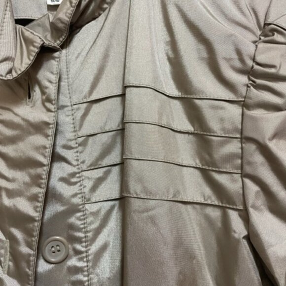 Weather Wise taupe trench coat/rain coat with belt. - Picture 3 of 8